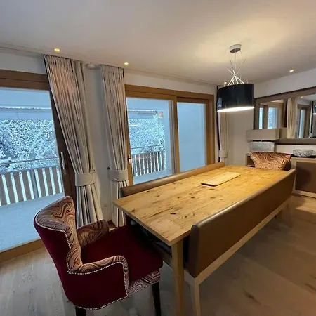 Elegant In Close To Caumasee Flims