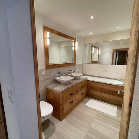 Elegant In Close To Caumasee