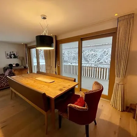 Elegant In Close To Caumasee Flims