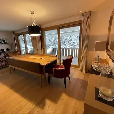 Elegant In Close To Caumasee Flims